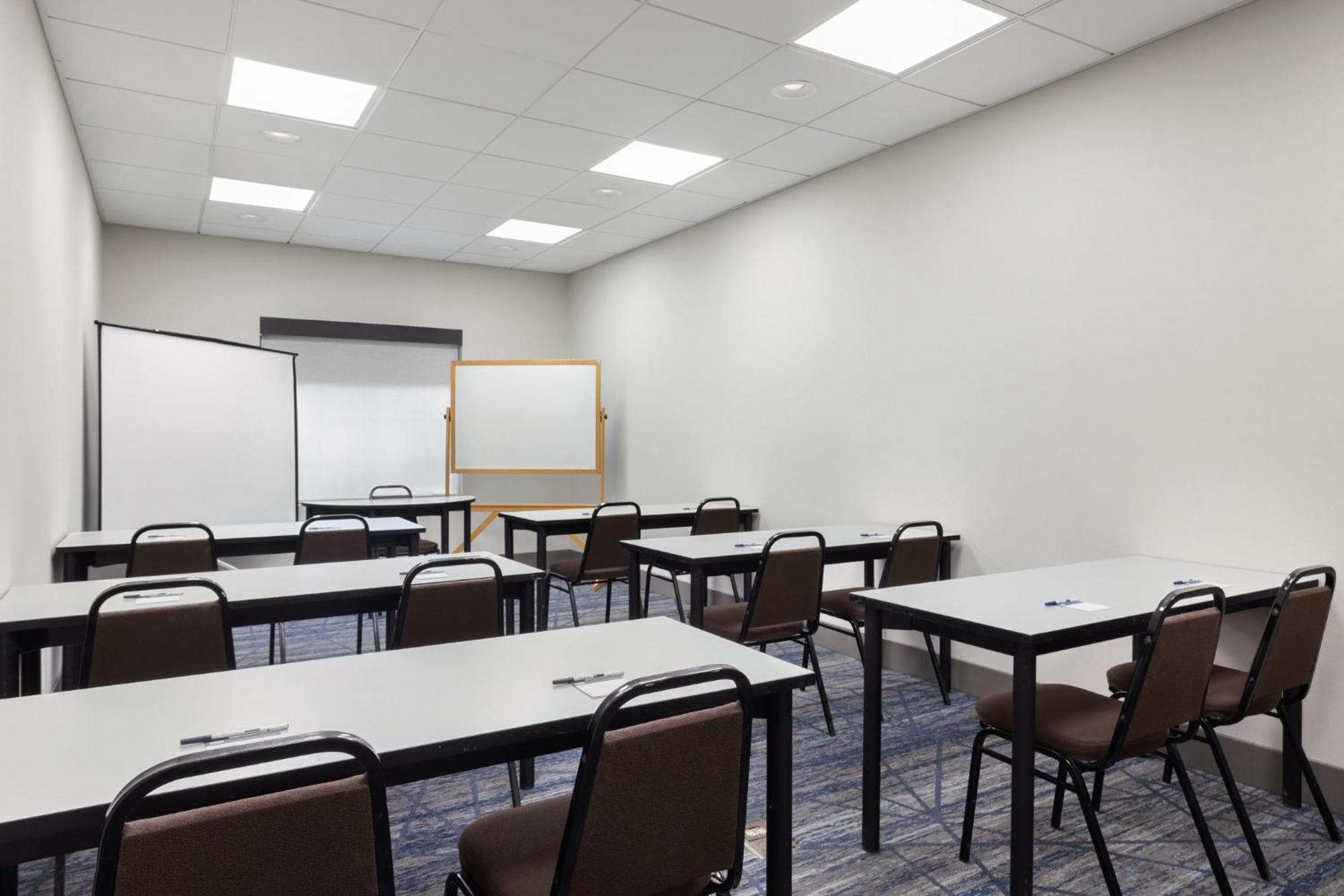 Holiday Inn Express Savannah Airport By Ihg Exterior photo