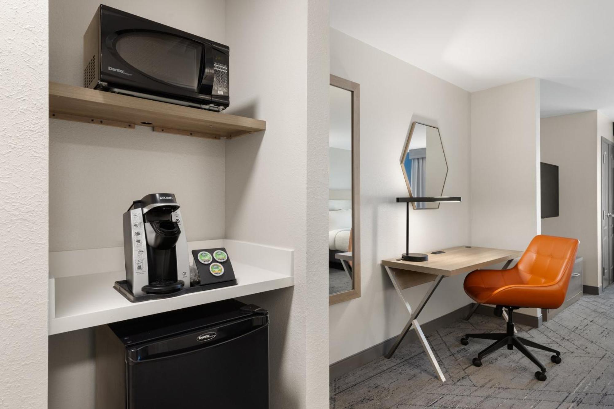 Holiday Inn Express Savannah Airport By Ihg Exterior photo