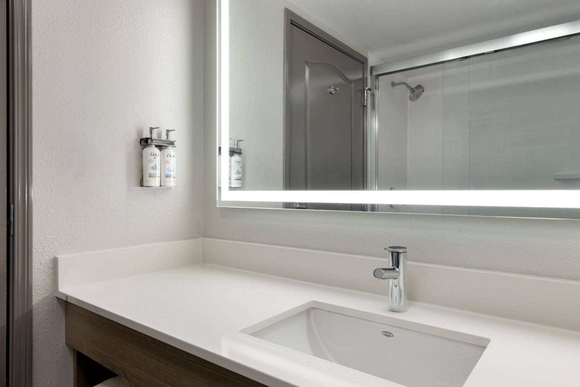 Holiday Inn Express Savannah Airport By Ihg Exterior photo